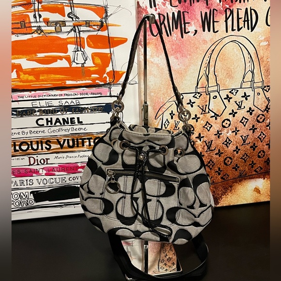 Coach Handbags - Vintage Coach Poppy Drawstring Crossbody Shimmer Bag in Blk/Slvr EUC